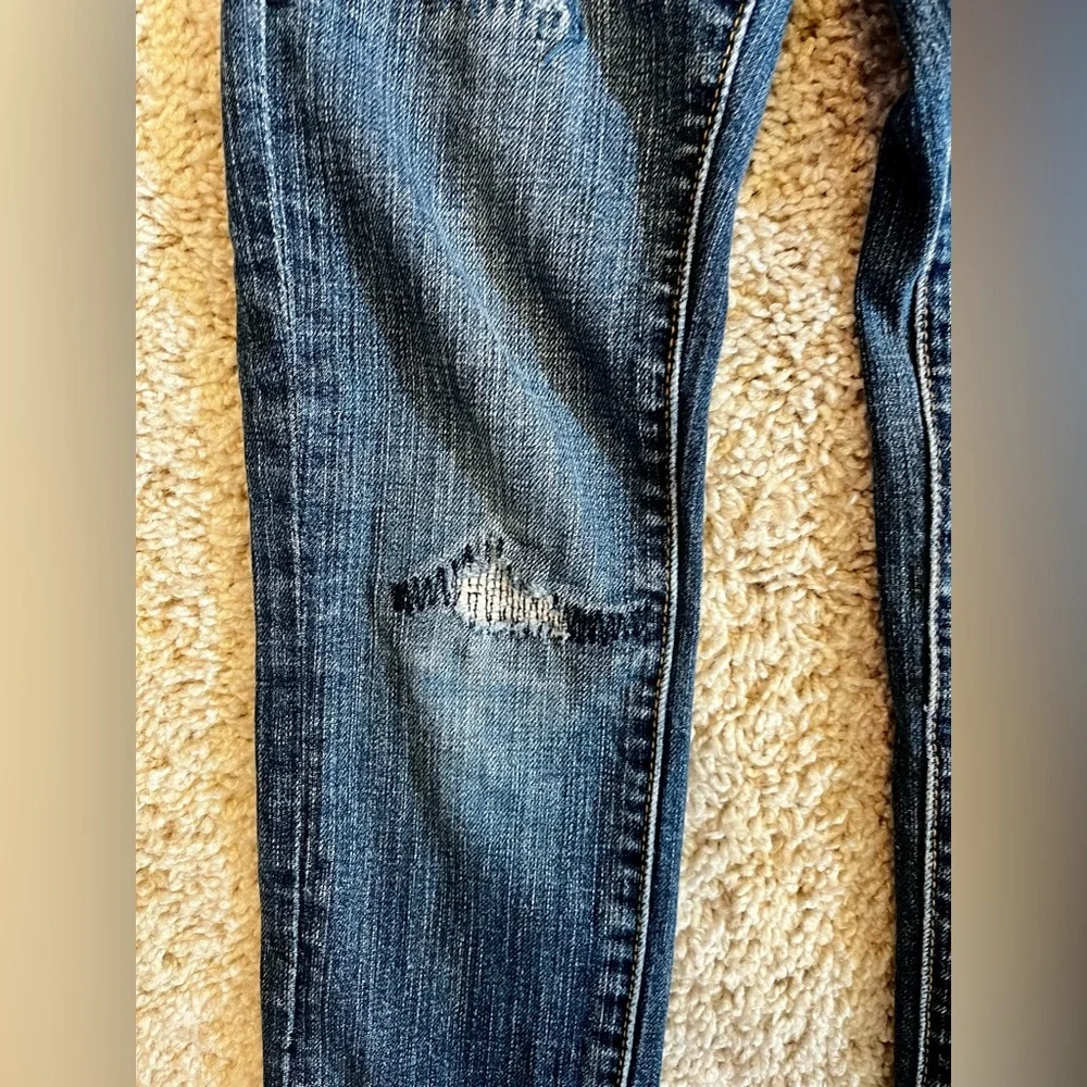 Gap 1969 size 7 slim jeans with distressed finish. Adjustable waist great cond